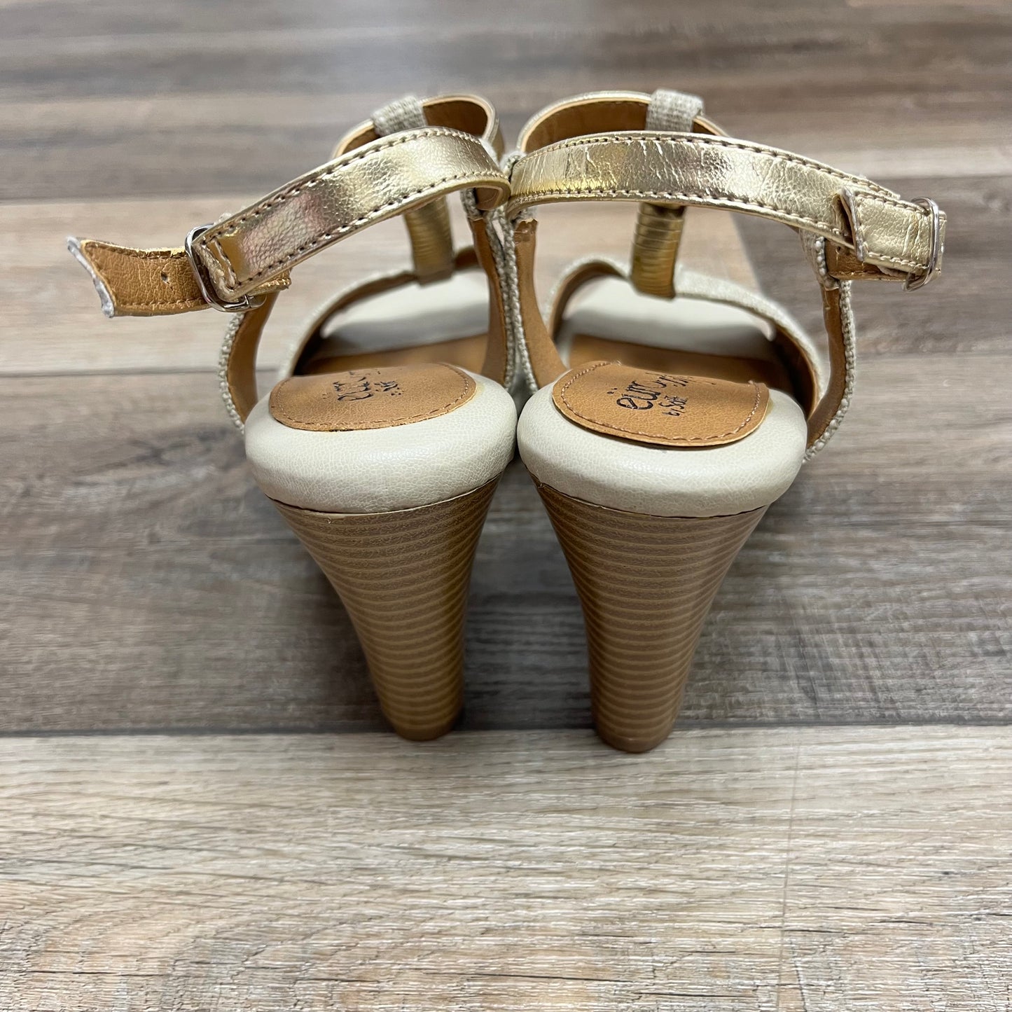 Size 8.5 Sofft Heels