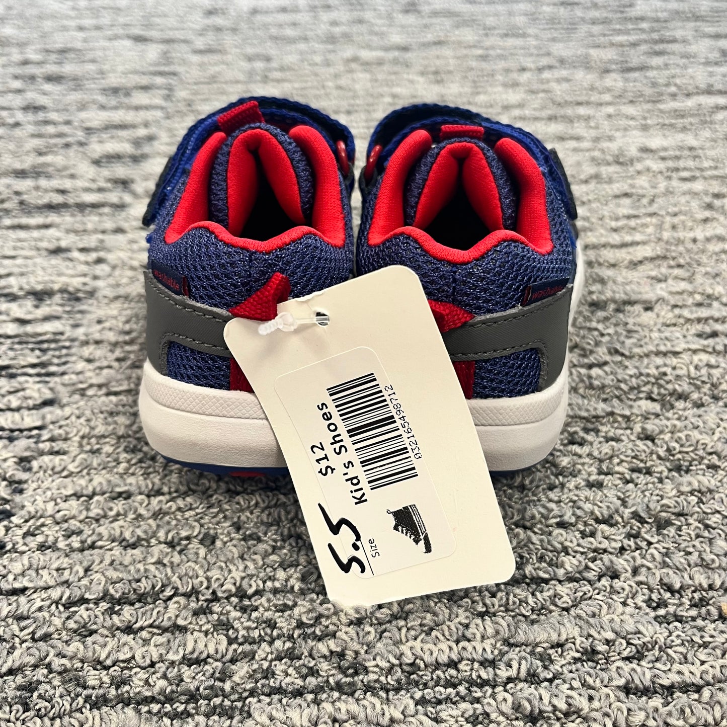 Boys Size 5.5 Stride Rite Shoes Like New!