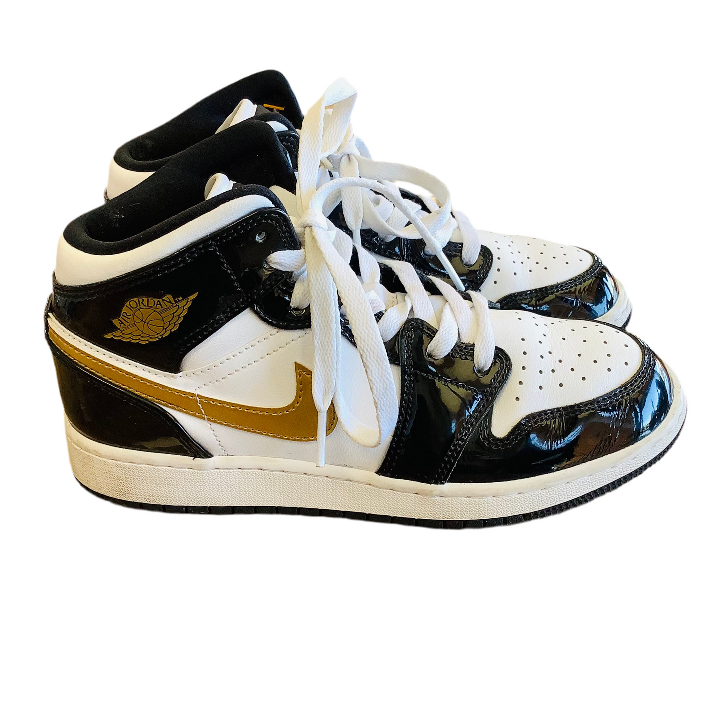 Kids Nike Air Jordan 4.5Y patent leather sneakers