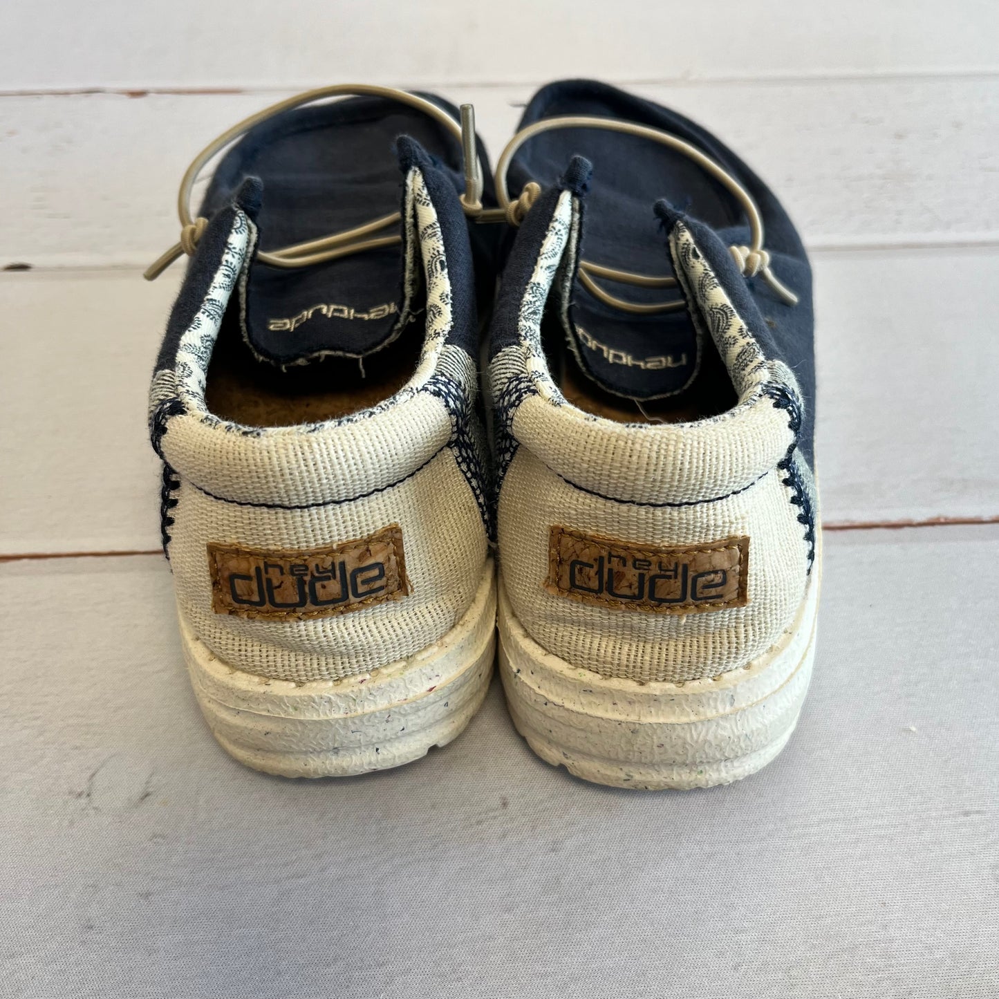 Boys Size 4 Hey Dudes