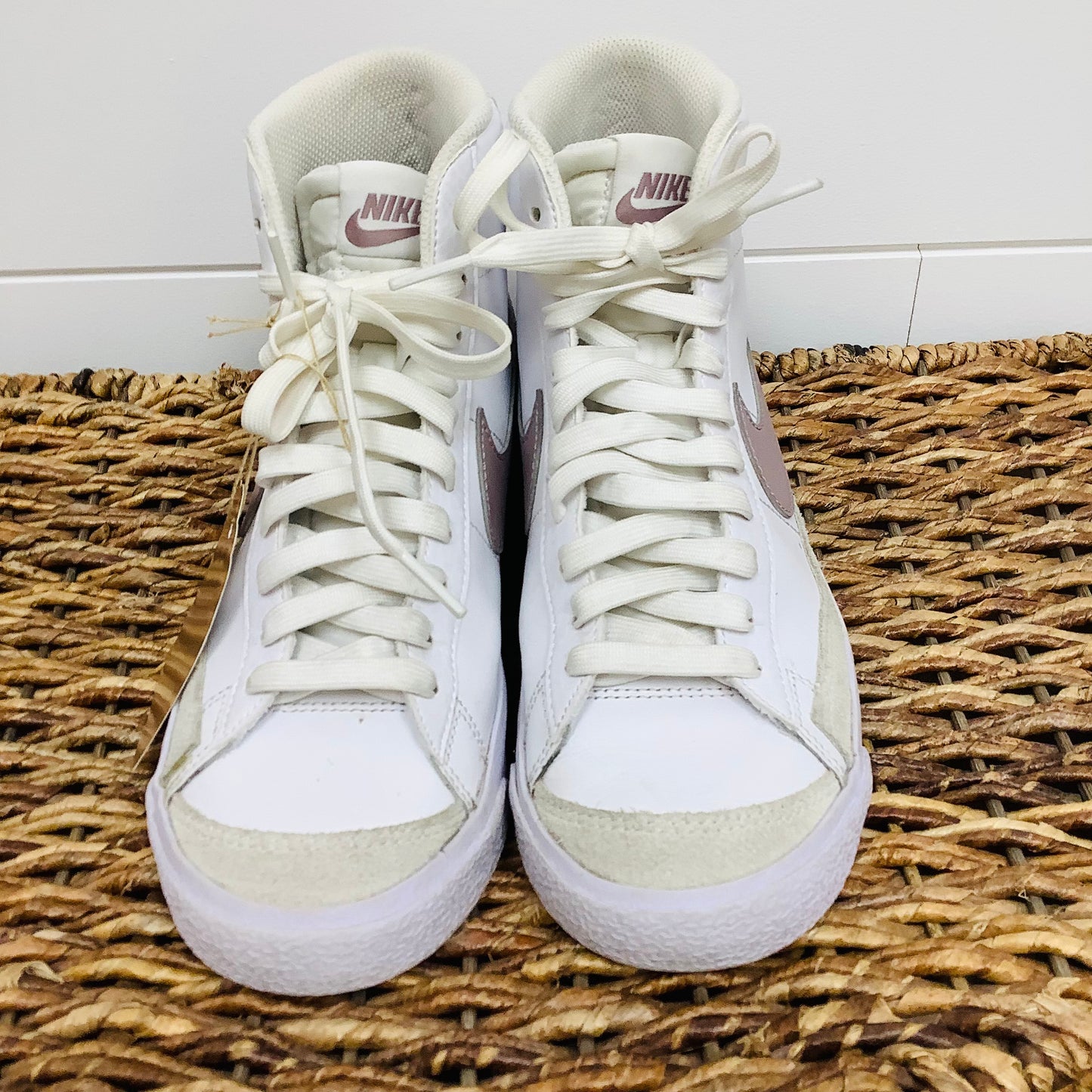 Nike Kids Blazers size 5.5Y white/pink
