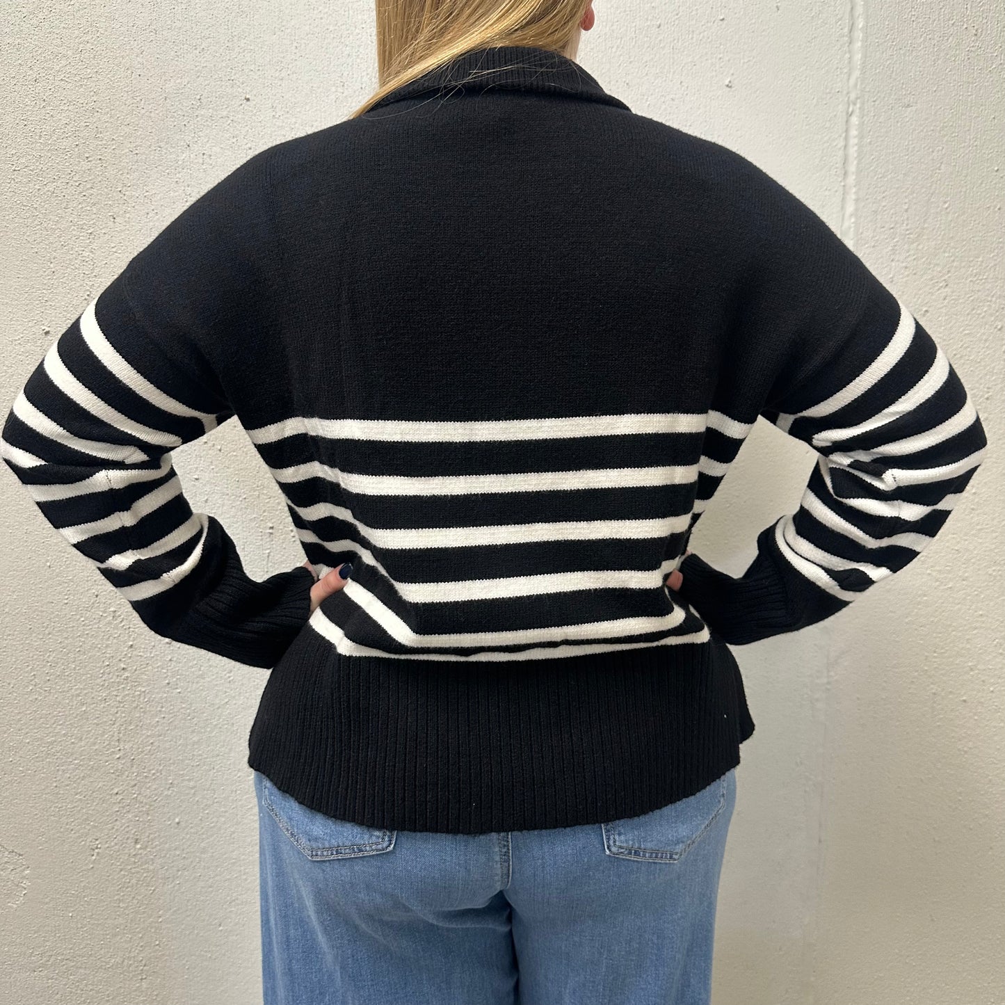DKNY XL Black/White Stripped Half Zip Sweater