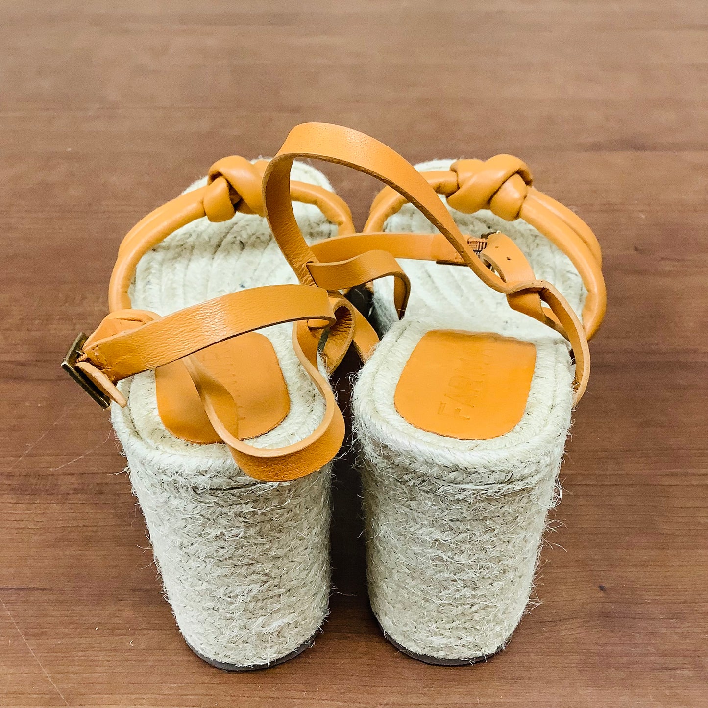 Farm Rio size 8 knot wedge sandal
