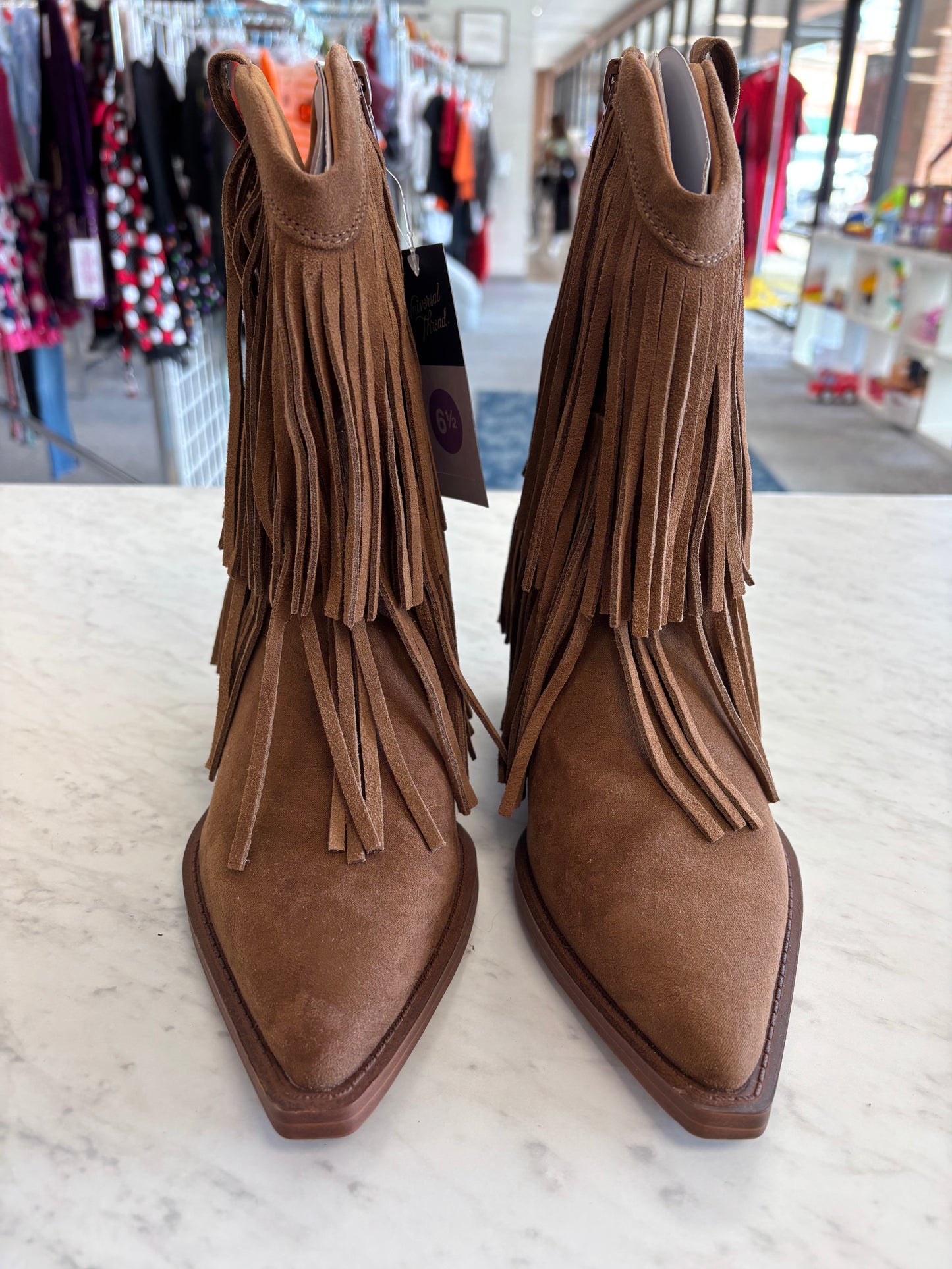 Universal Thread boots size 6.5