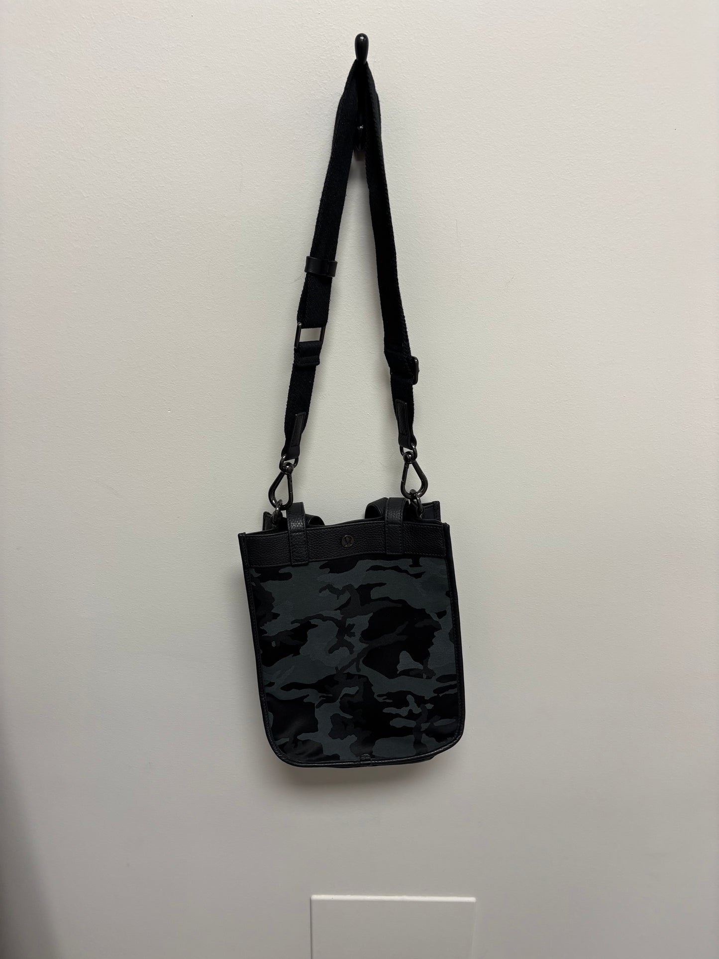 Lululemon bag
