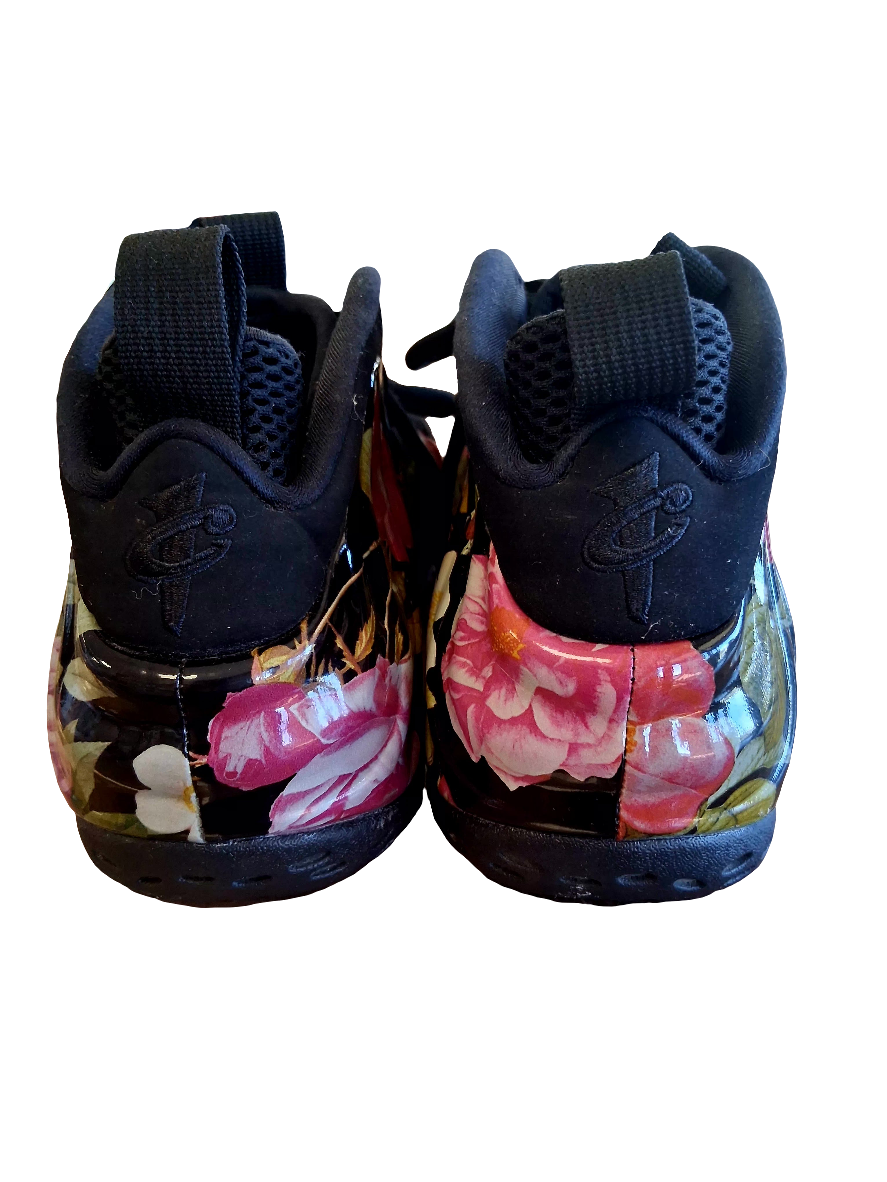 Nike Air Foamposite size 8.5 Womens' One Floral sneaker