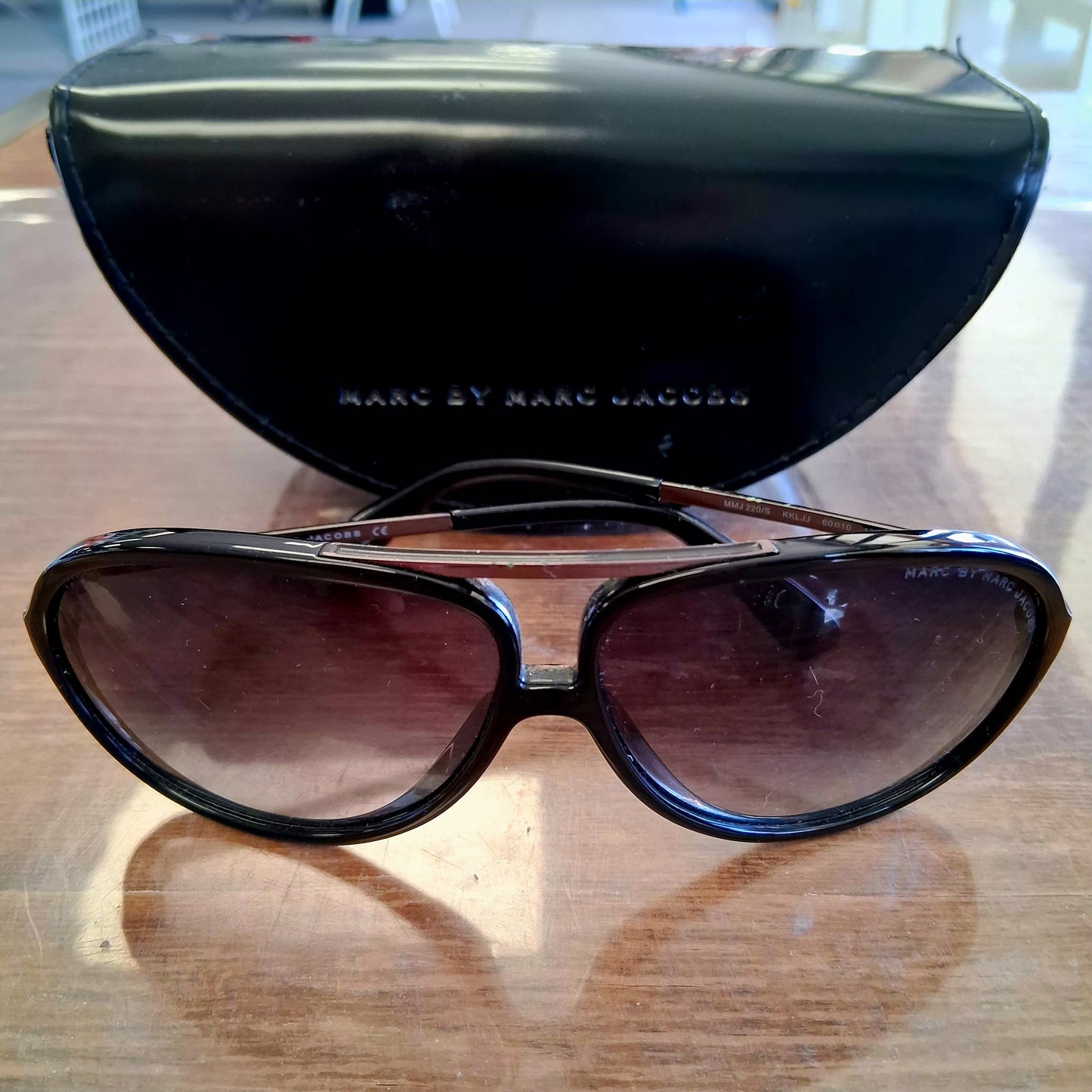 Marc by Marc Jacobs plastic frame aviator shnglasses