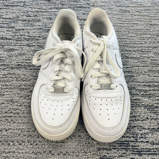 Girls Size 5 Nike Shoes