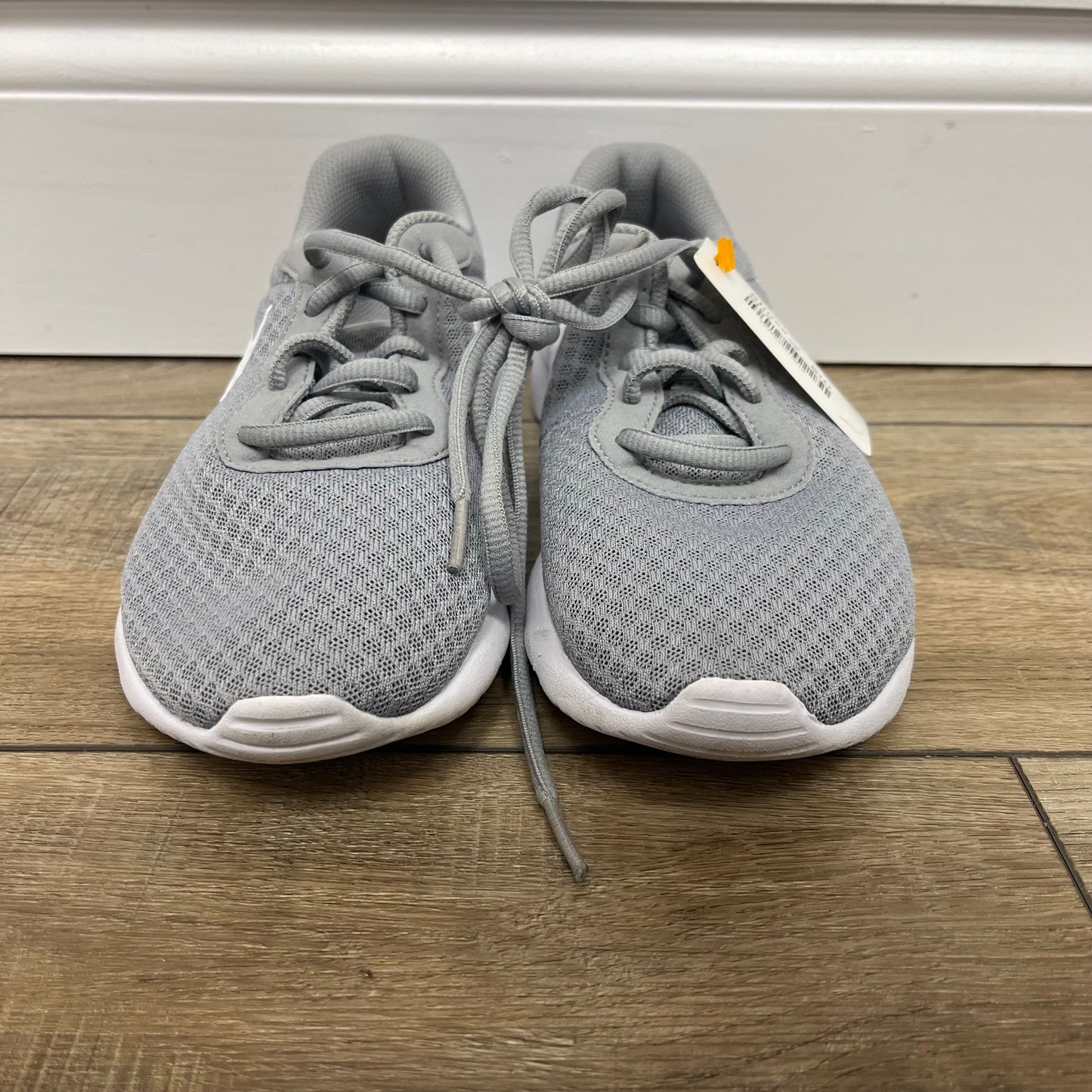 Kids Size 5 Gray Nike Shoes