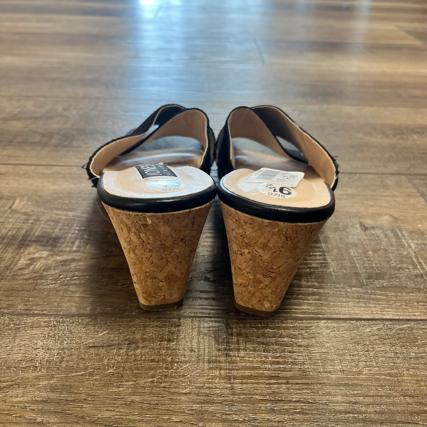 Size 9.5 Black Jones New York Heels