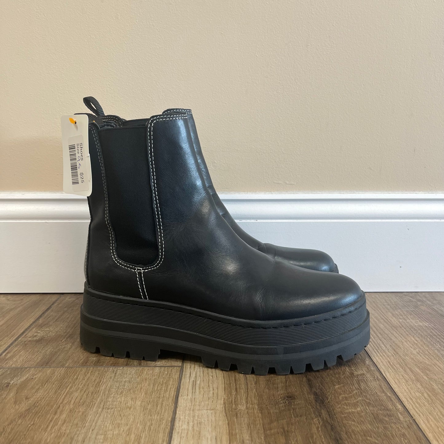 Size 9.5 Black Marc Fisher Boots