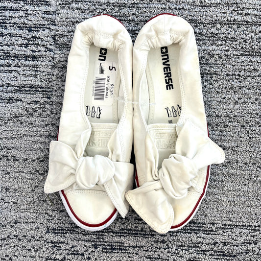 Girls Youth Size 5 White Converse