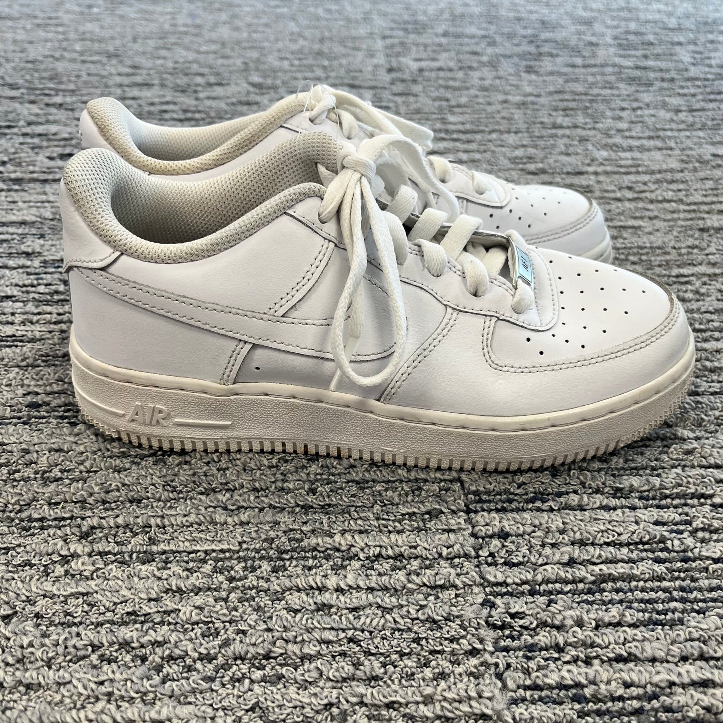 Girls Size 5 Nike Shoes