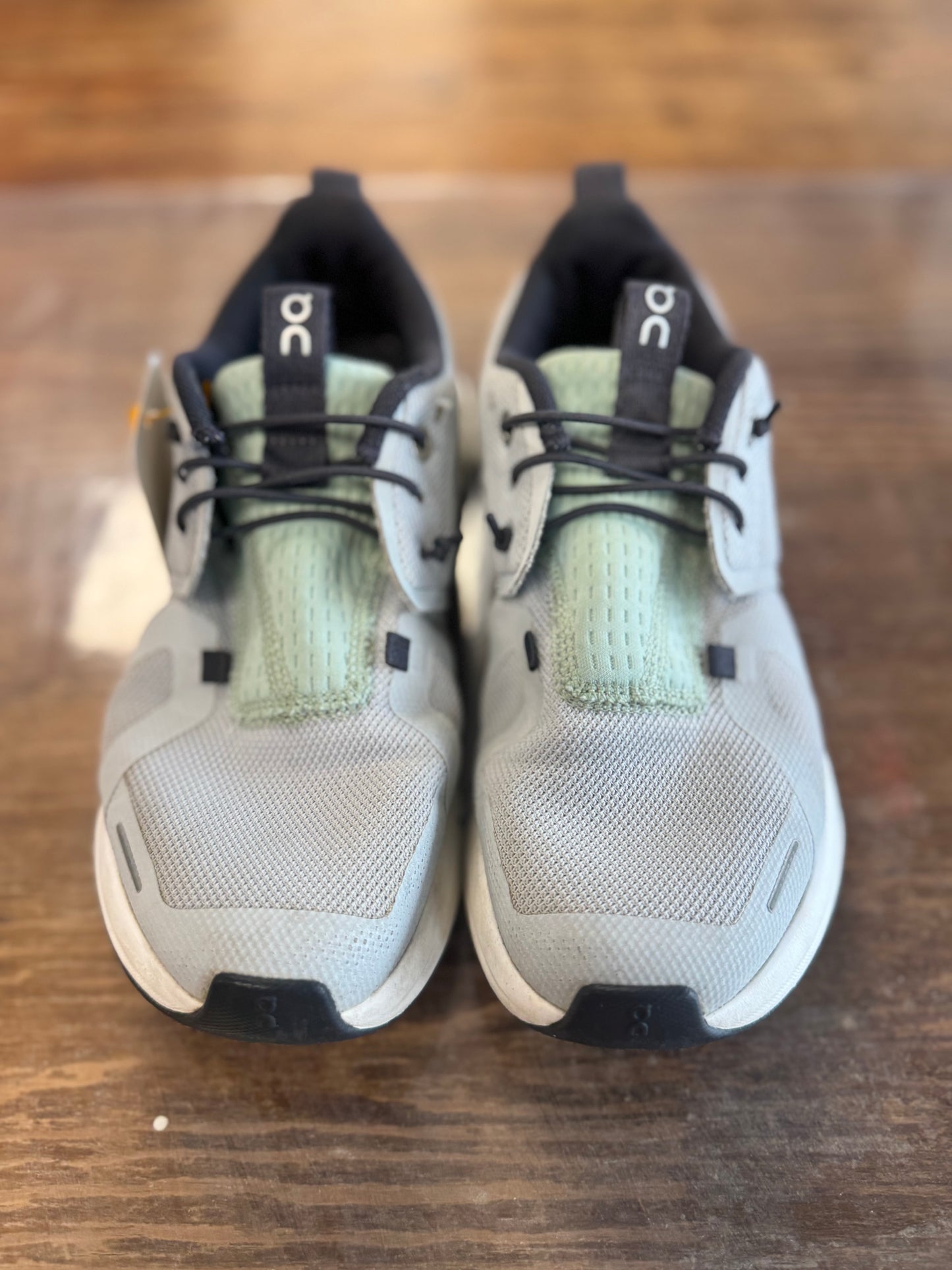 KIDS- Girls OnCloud Size 4