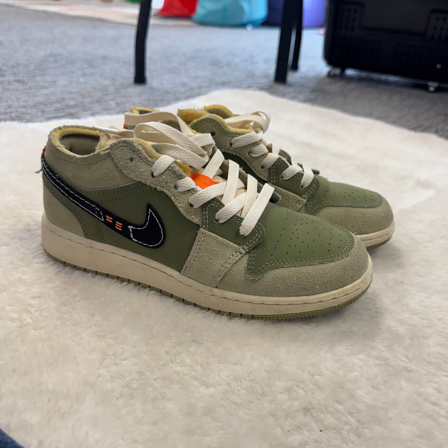 KIDS-Nike Green Air Jordans Size 4