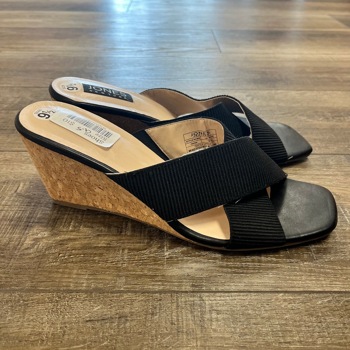 Size 9.5 Black Jones New York Heels