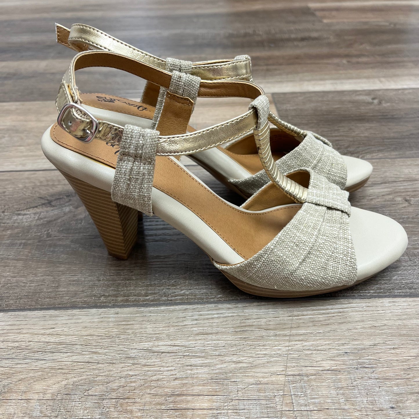 Size 8.5 Sofft Heels