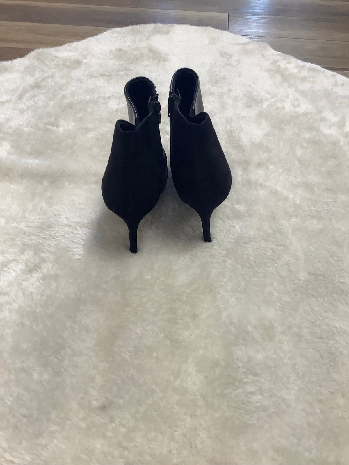 Black heeled boots