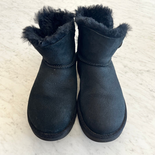 Youth Size 3.5 Black Ugg Boots