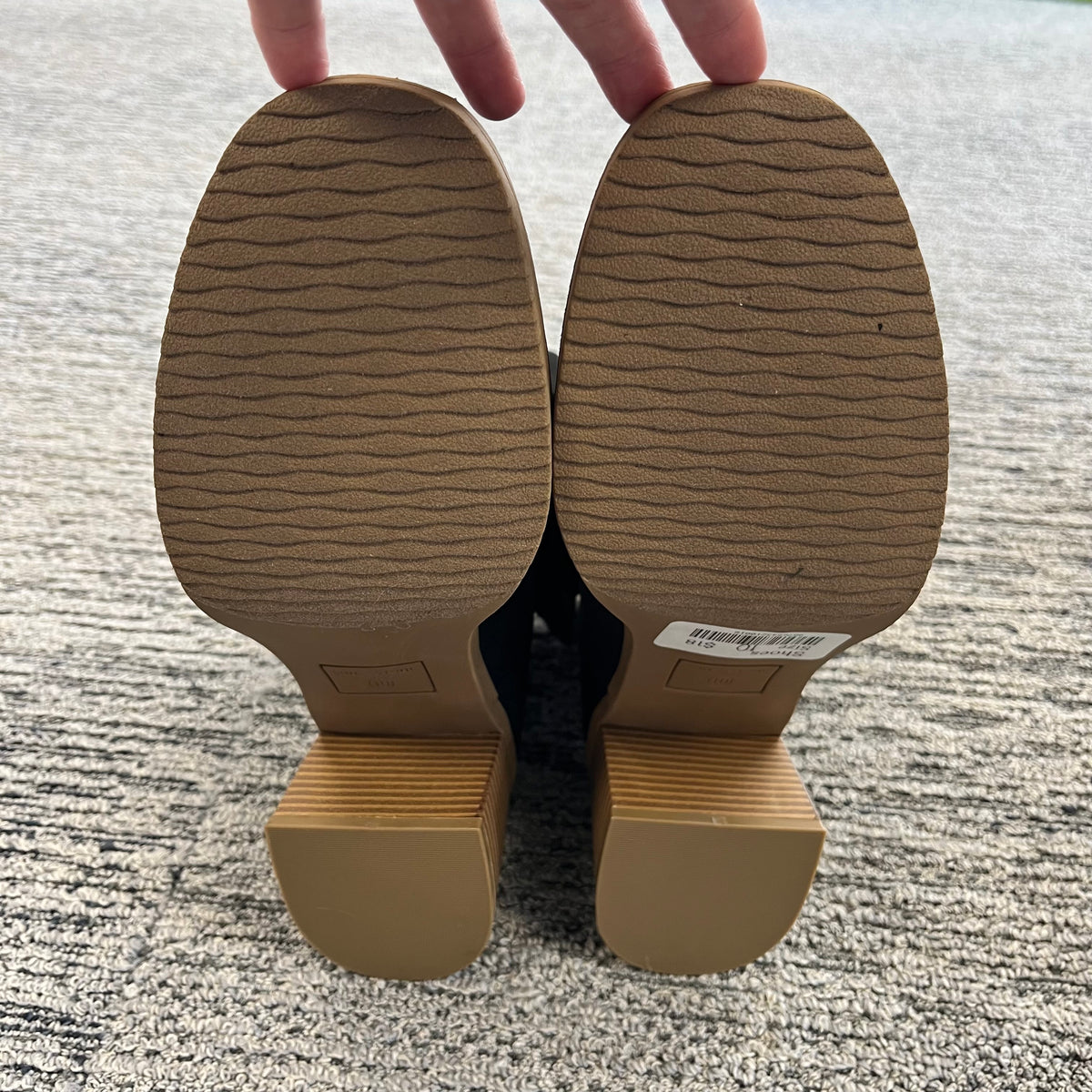 Size 10 Sun & Stone Boots Like New!