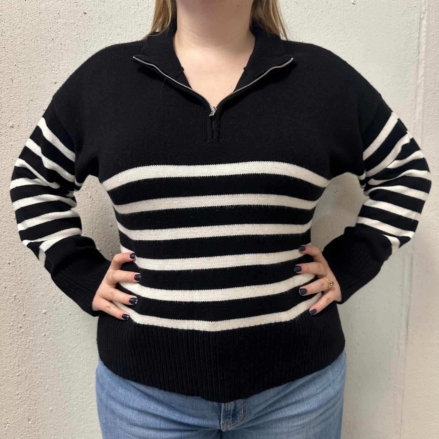 DKNY XL Black/White Stripped Half Zip Sweater