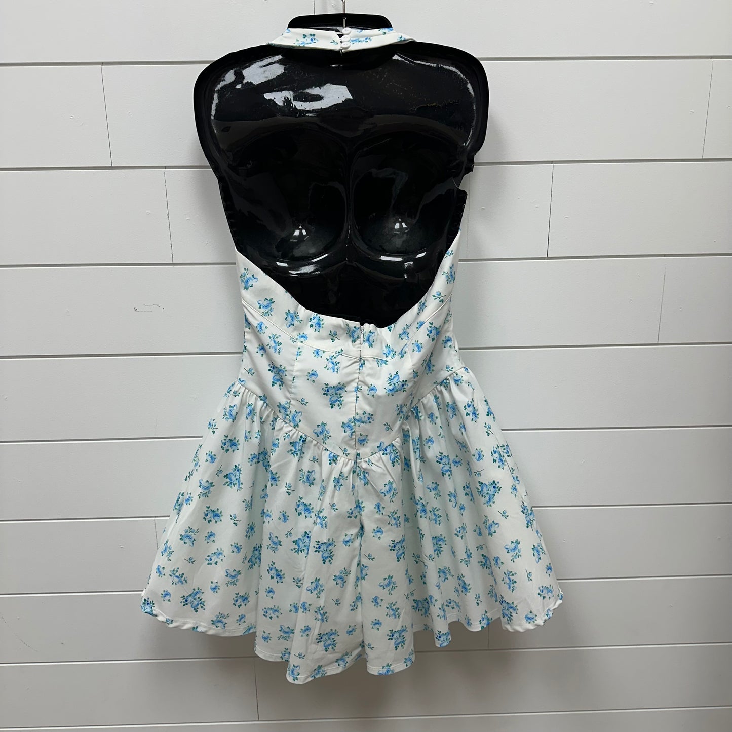 NWT Fashion Nova M White/Blue Floral