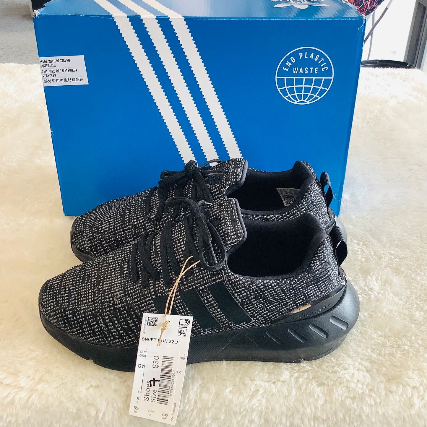 Adidas Swift Run 22 size 7