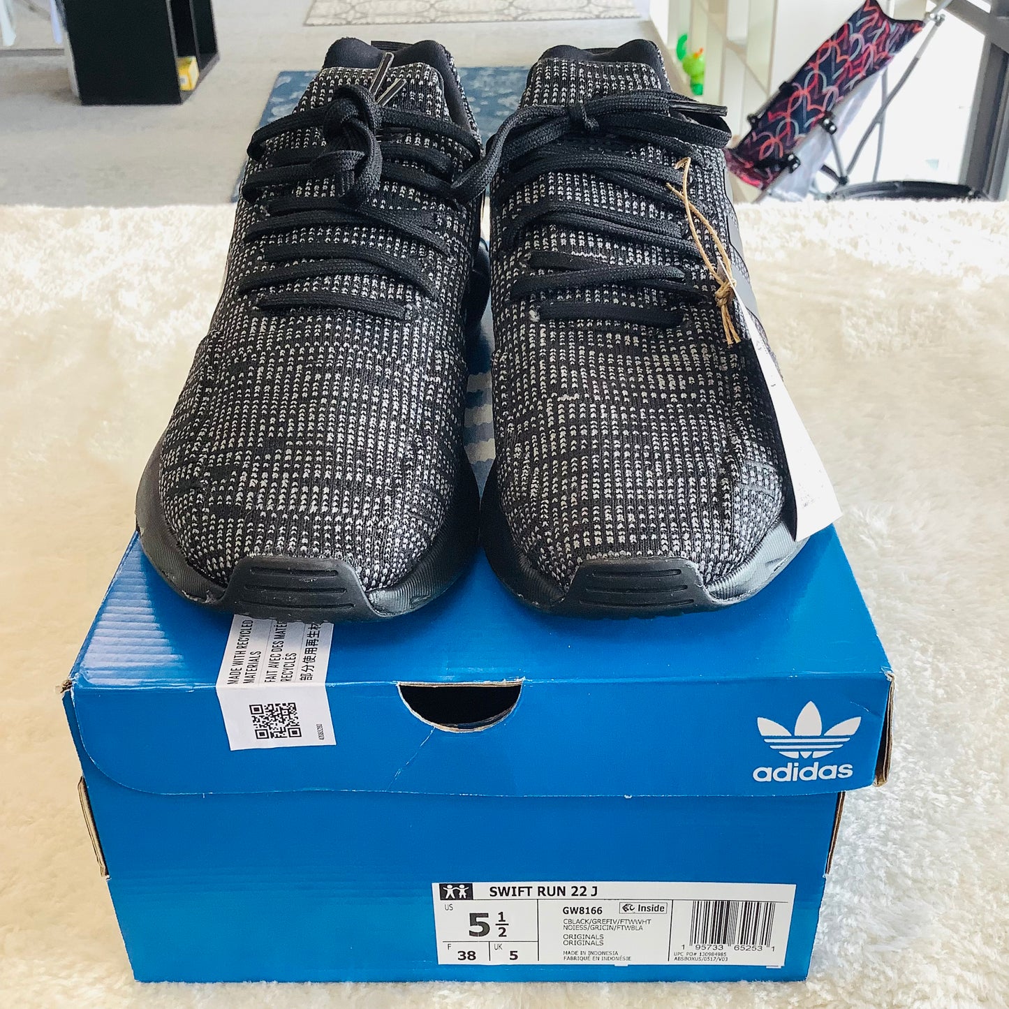 Adidas Swift Run 22 size 7