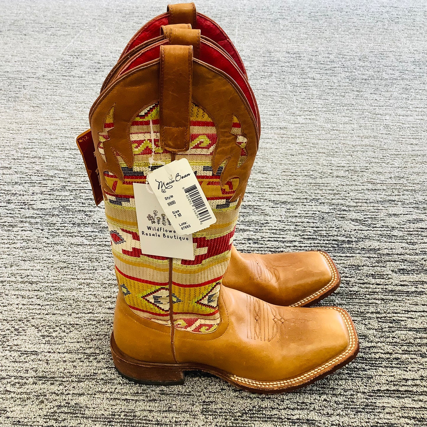 Macie Bean size 7M tan/multi cowgirl boots