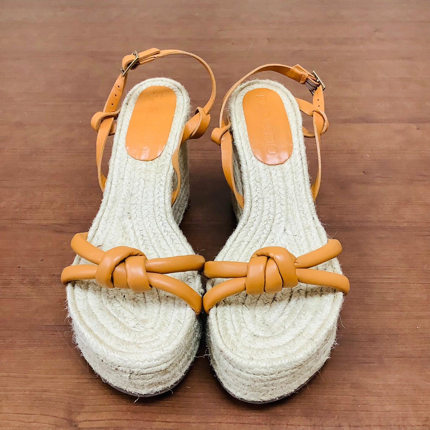 Farm Rio size 8 knot wedge sandal