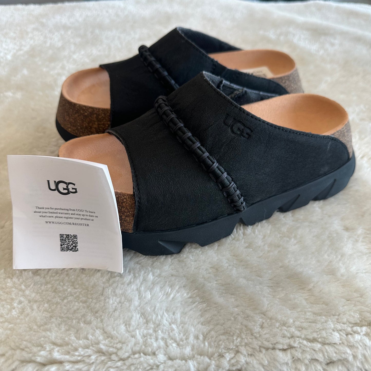 UGG 5 Black Sunskip Slide