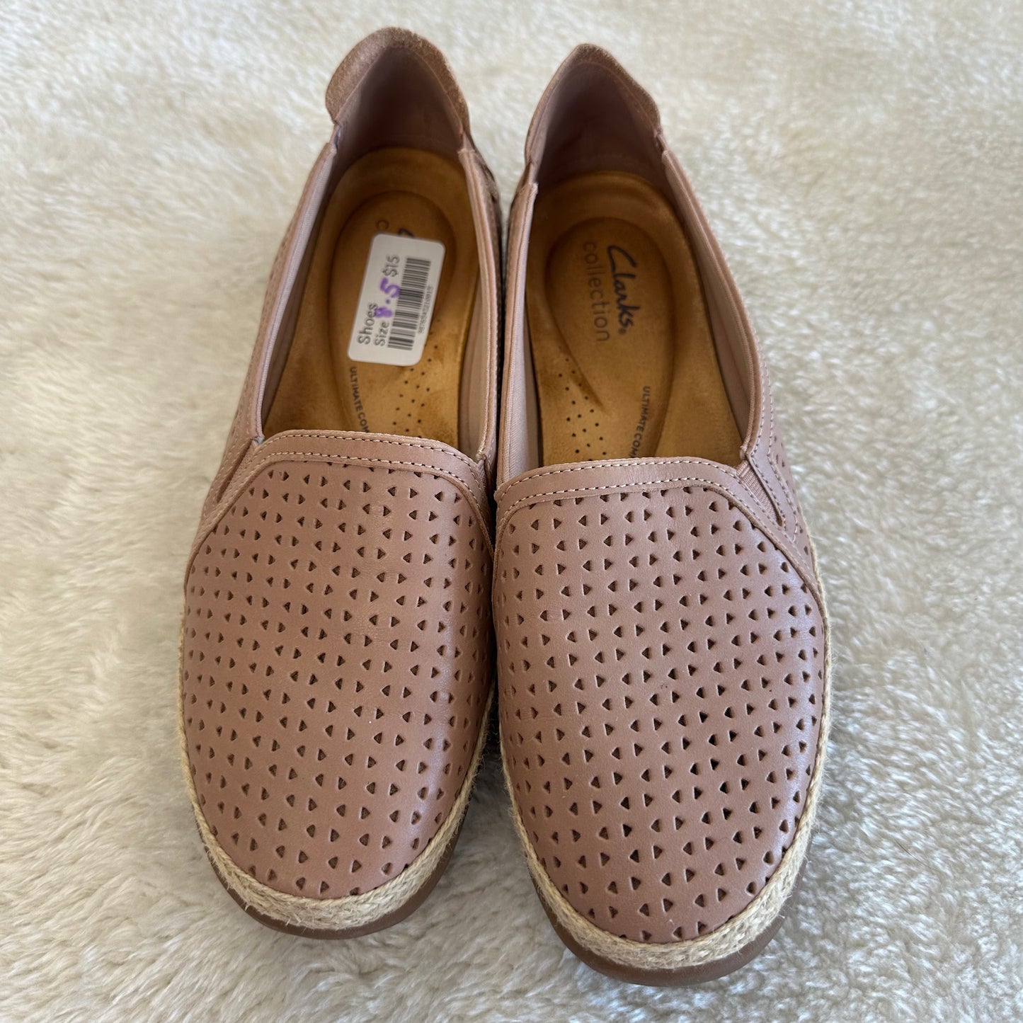 Clark’s 8.5 Beige Elaina Ruby Slip On Shoes