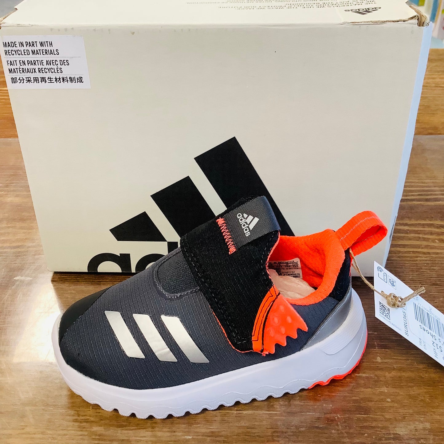 Kids Adidas Suru 365 size 7K