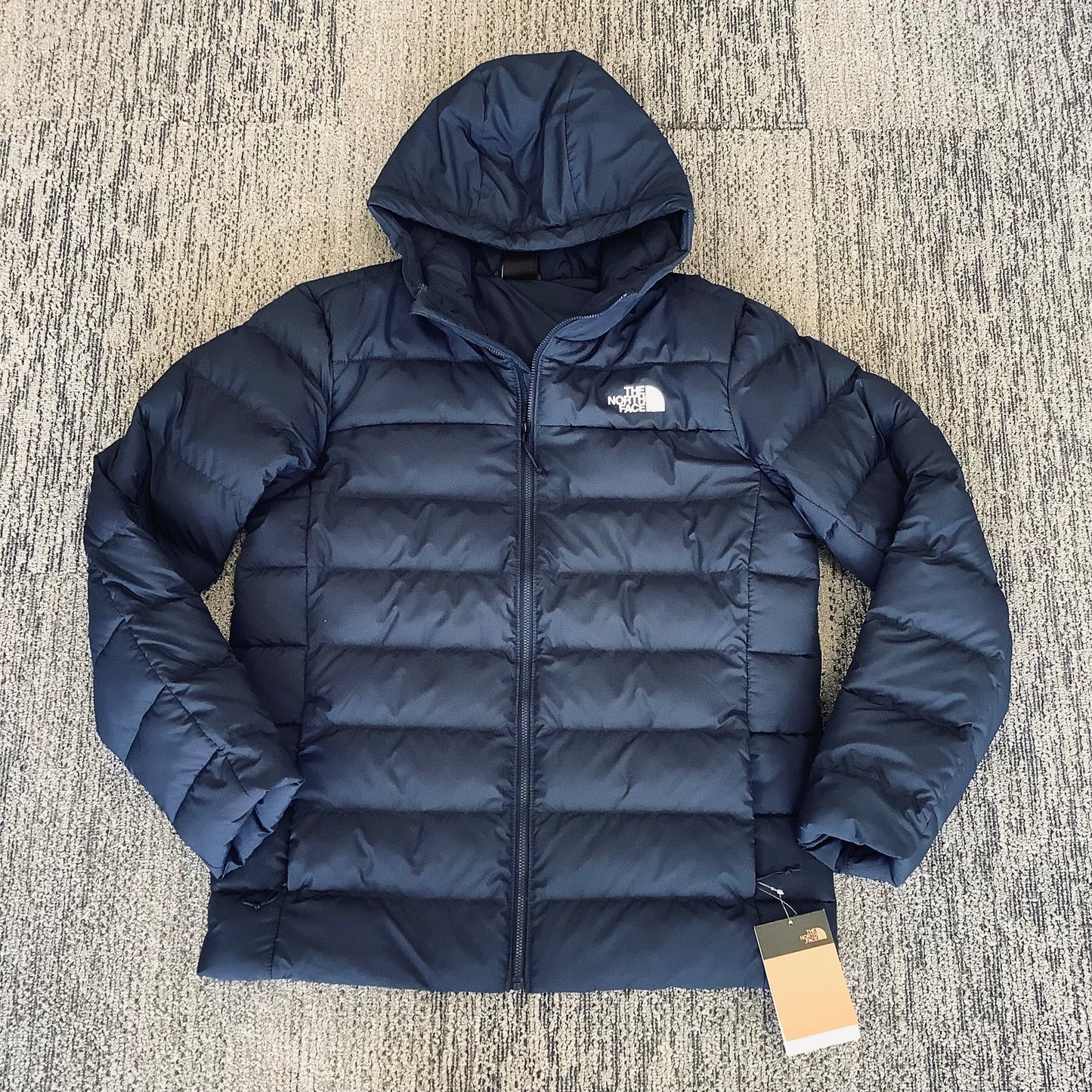 The North Face Large ladies/men’s medium Acongua puffer coat