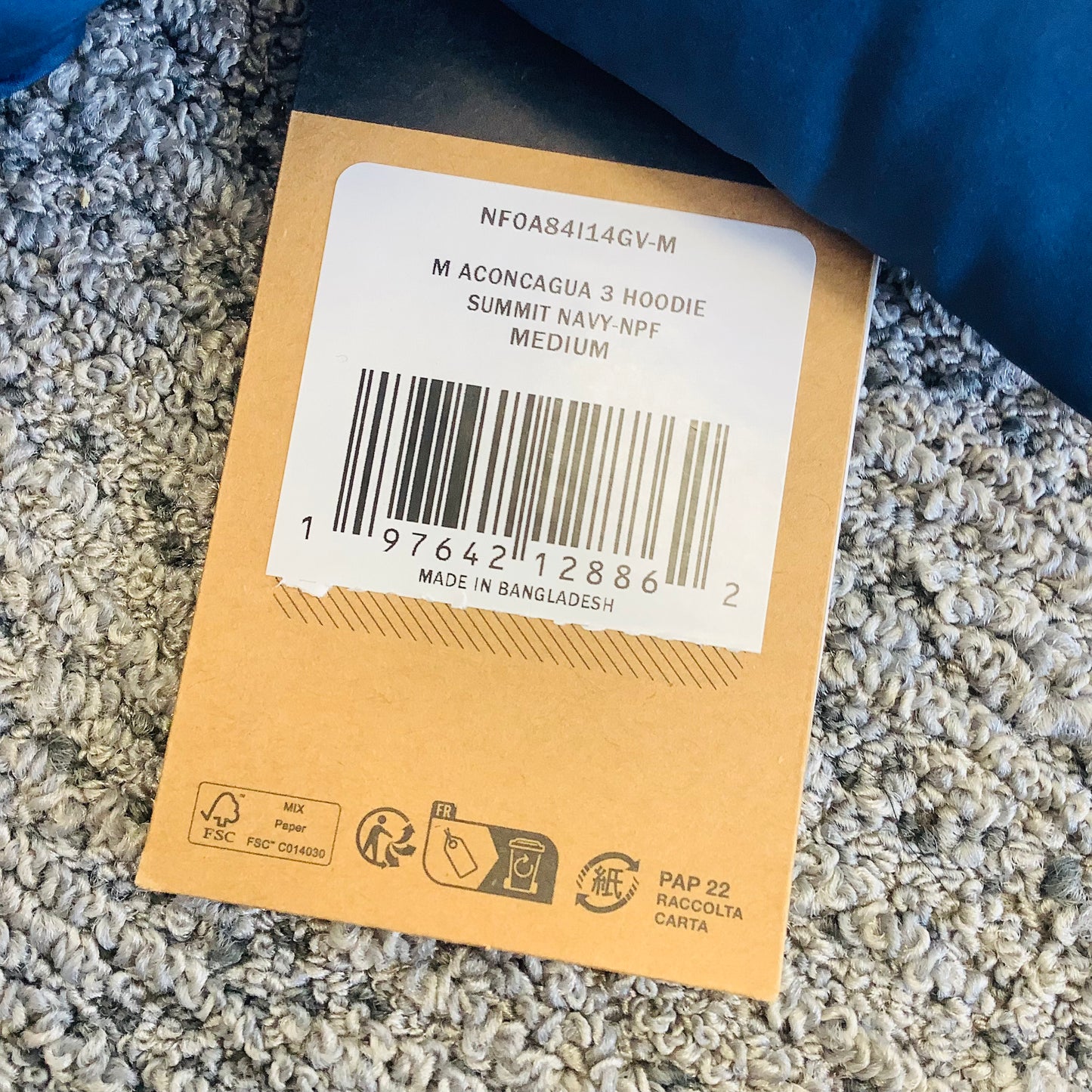 The North Face Large ladies/men’s medium Acongua puffer coat
