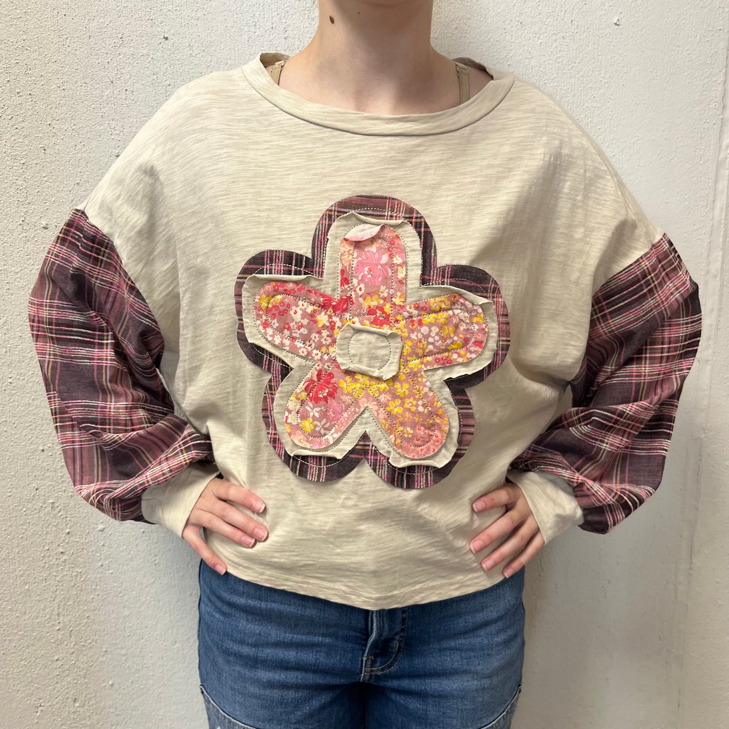 S Cream/Multicolor Flower Oversized Top