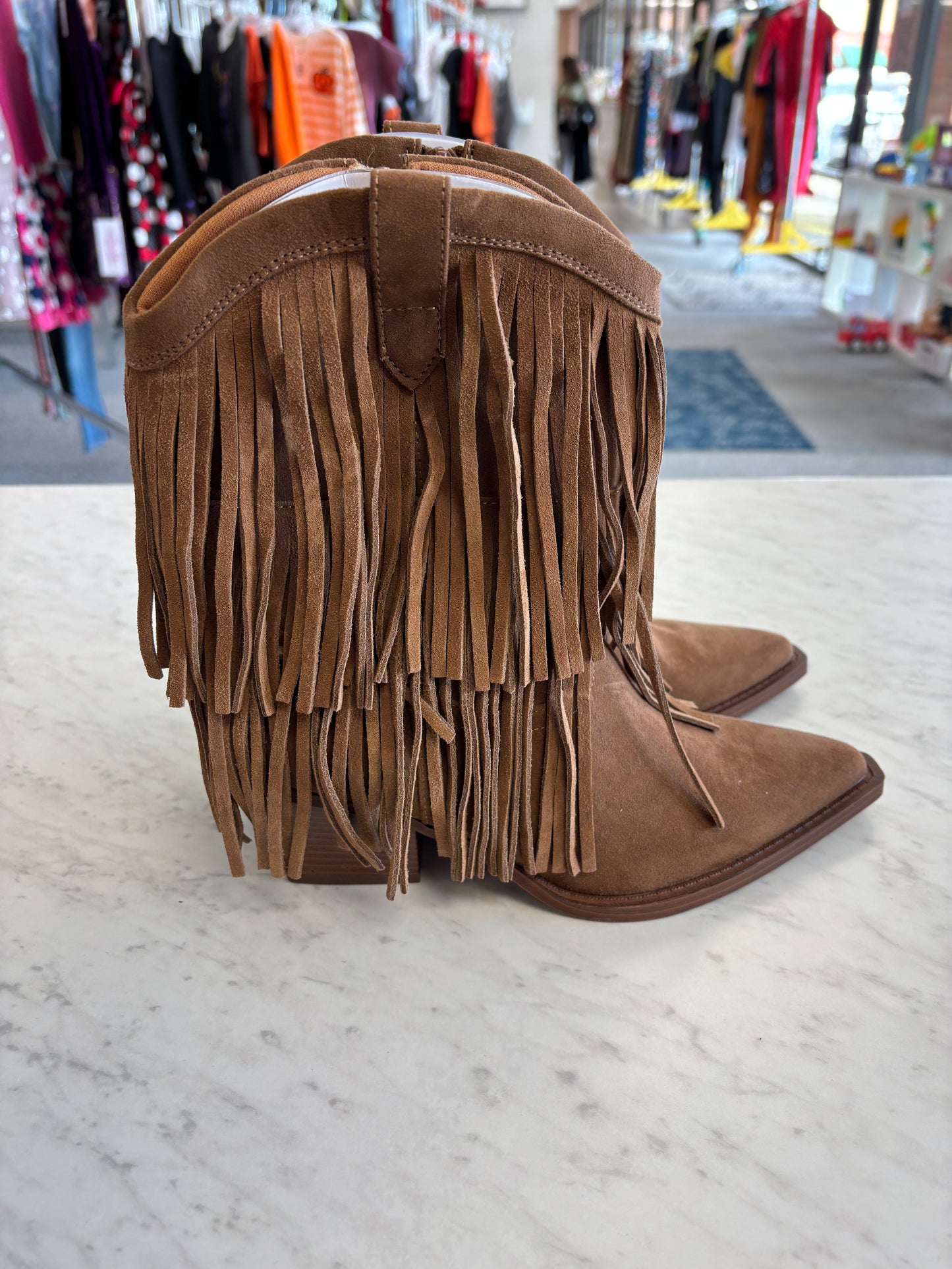 Universal Thread boots size 6.5