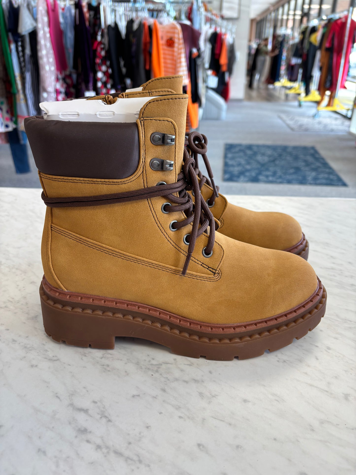 Wild Fable boots size 8