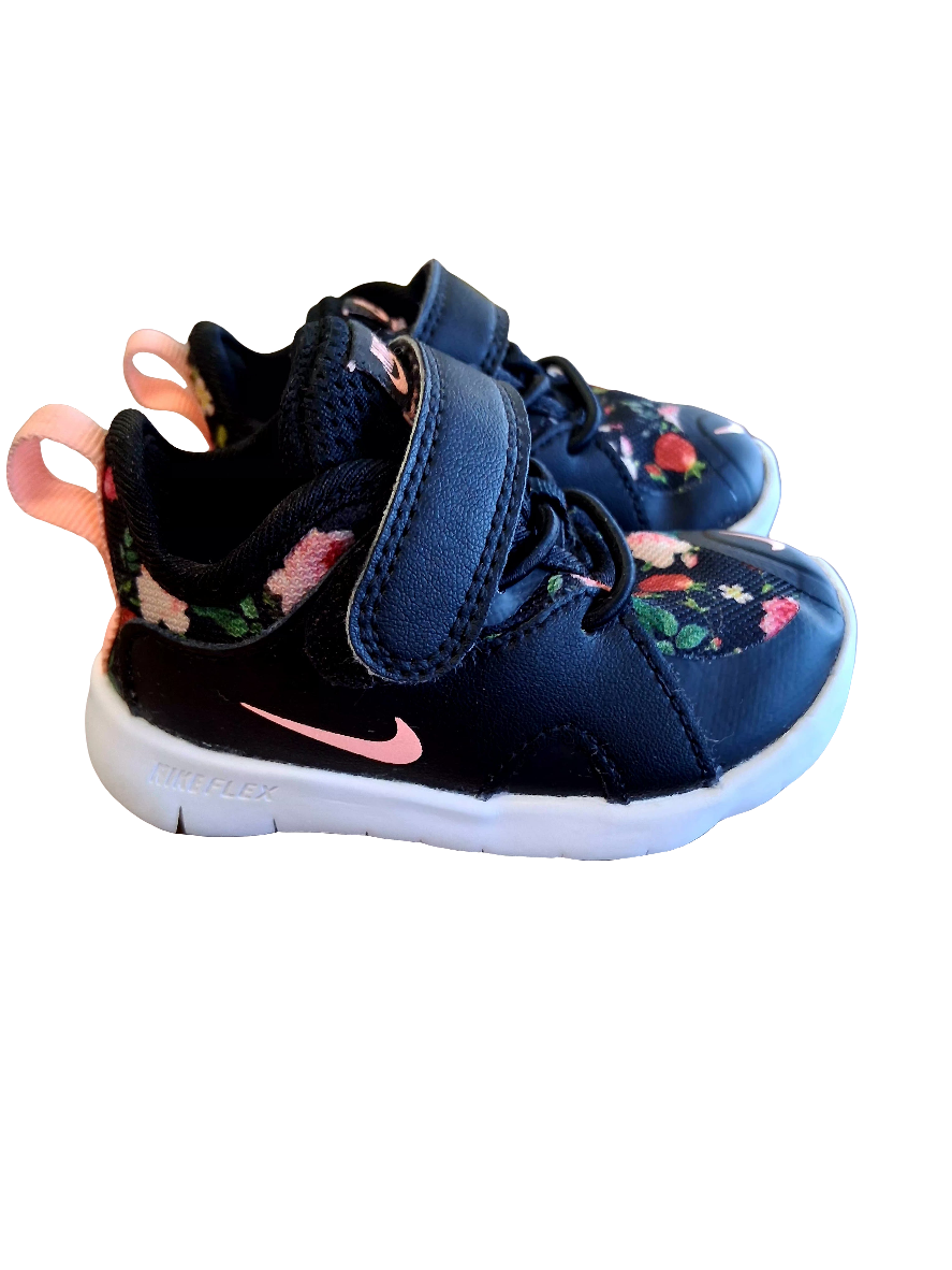 Nike Size 4 toddler girls floral sneaker