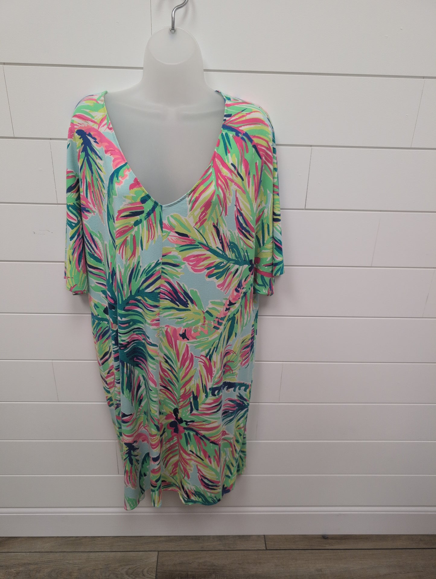 Lilly Pulitzer Large Lindley Caftan Dress in a colorful multi-island time print