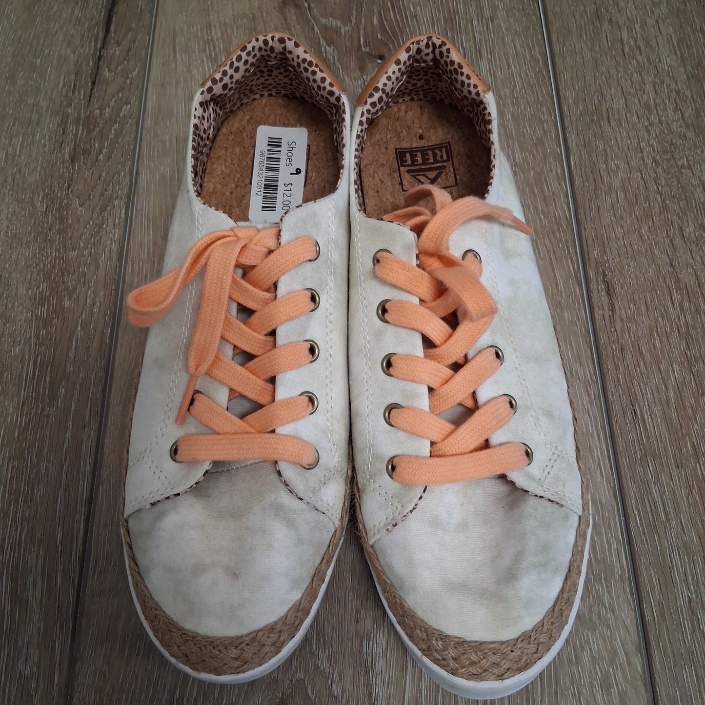Reef size 9 mixed media sneakers