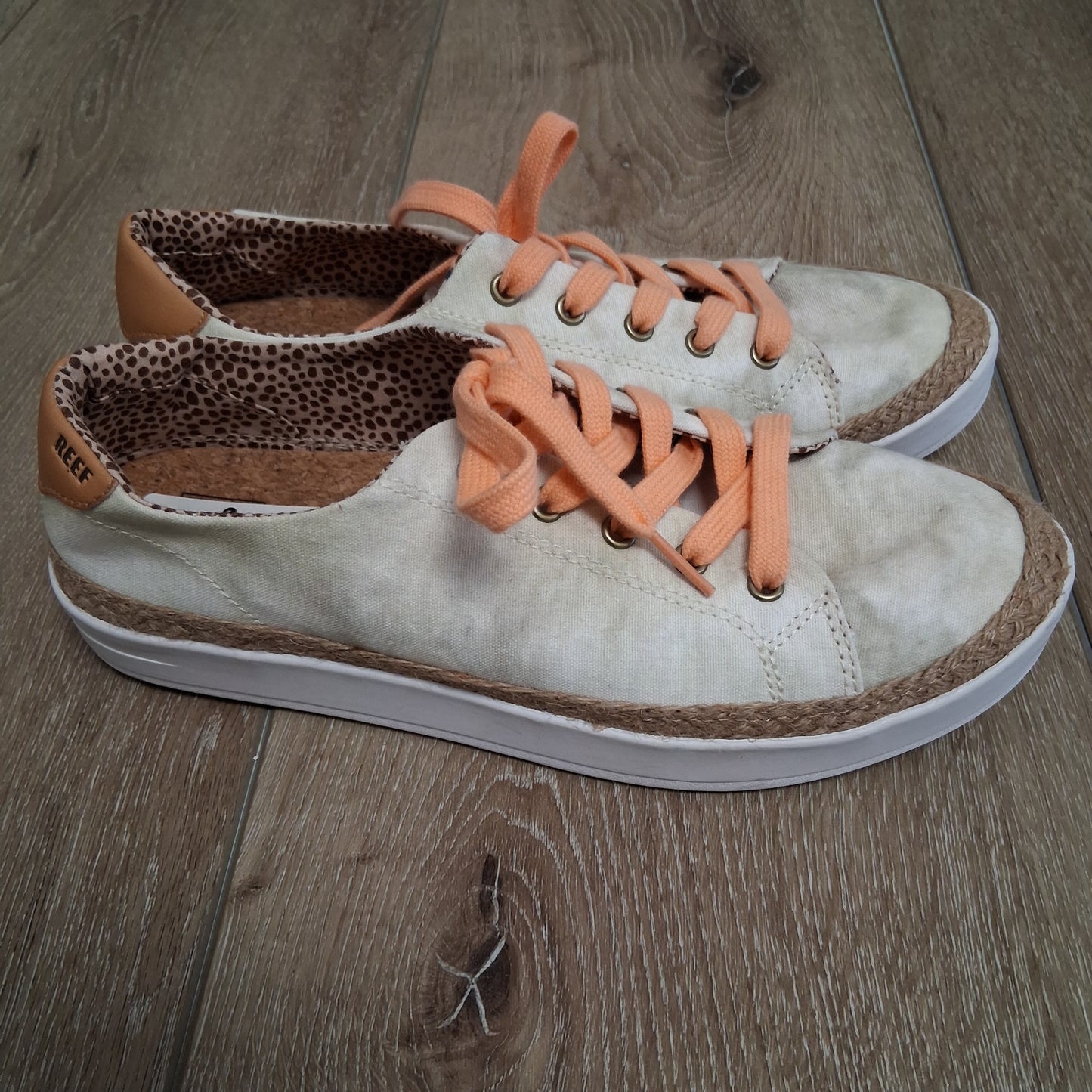 Reef size 9 mixed media sneakers